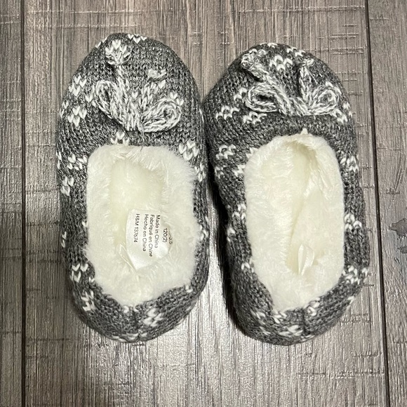 H&M Grey & White Jacquard-Knit Baby Slippers - Picture 6 of 10